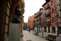 Estatua Armando Palacio Valdés